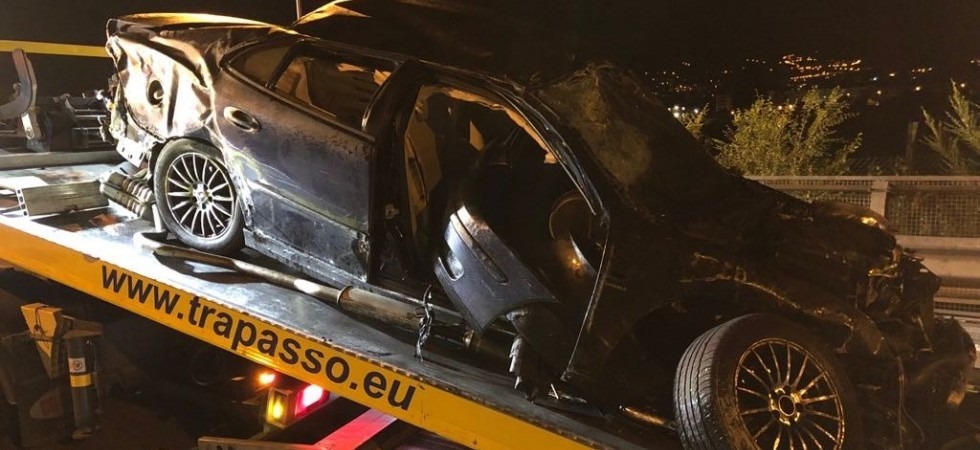 Si cappotta nella notte sul ponte di Ravina